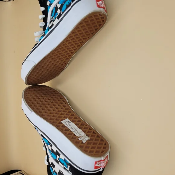 Converse White and Black High-Top Sneakers - Picture 8 of 8